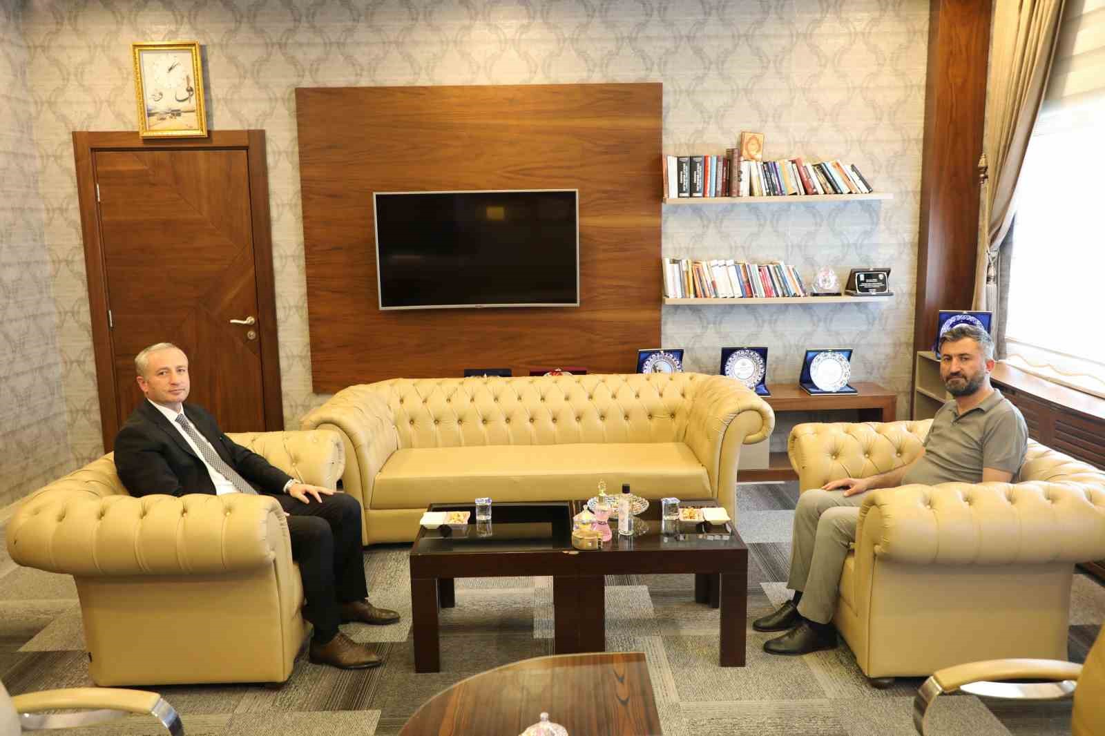 AK Parti Ağrı İl Başkanı Yıldız’dan Milli Eğitim Müdürü Kökrek’e ziyaret