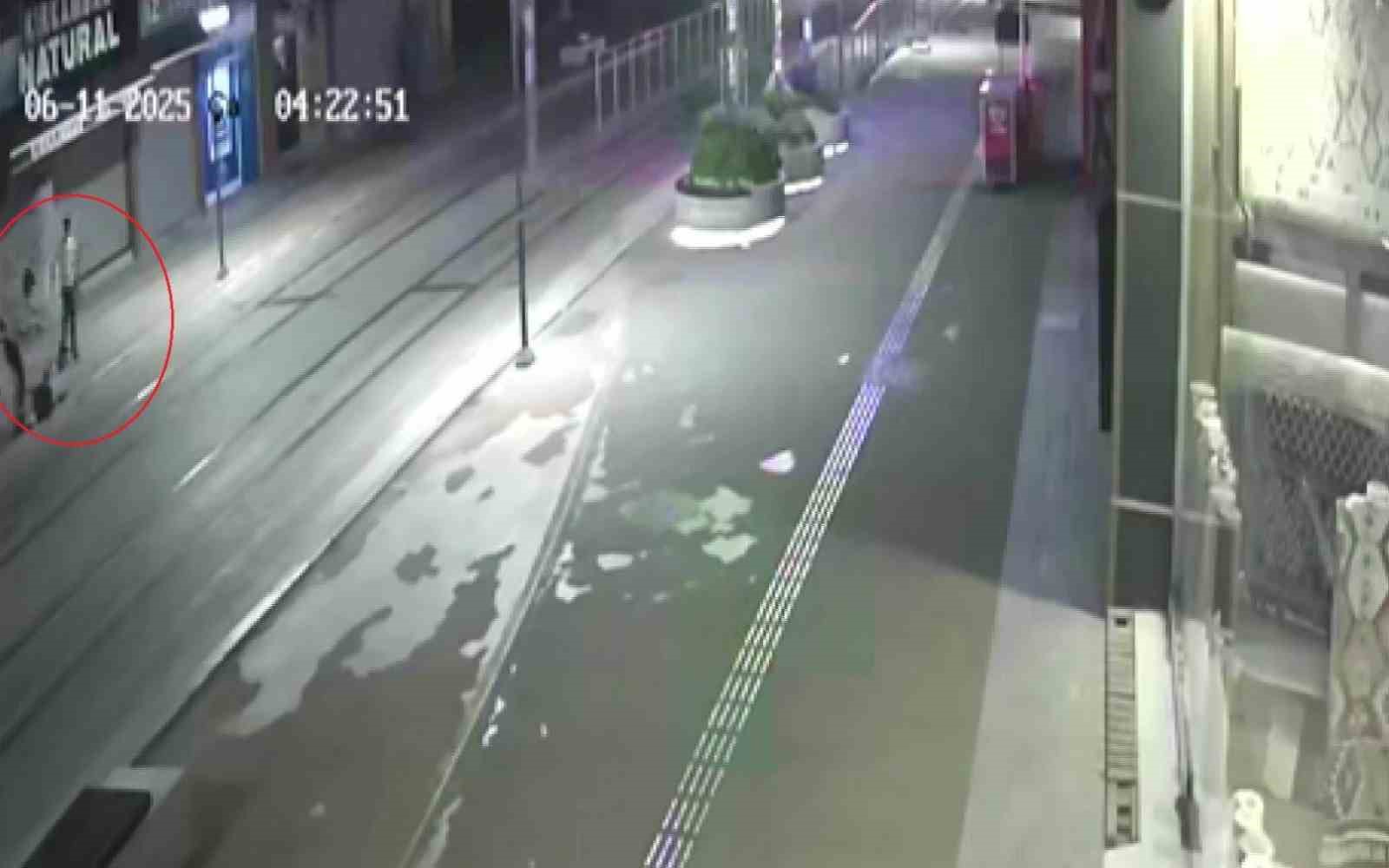 Önce tekme tokat darp edildi, ardından gasp edildi