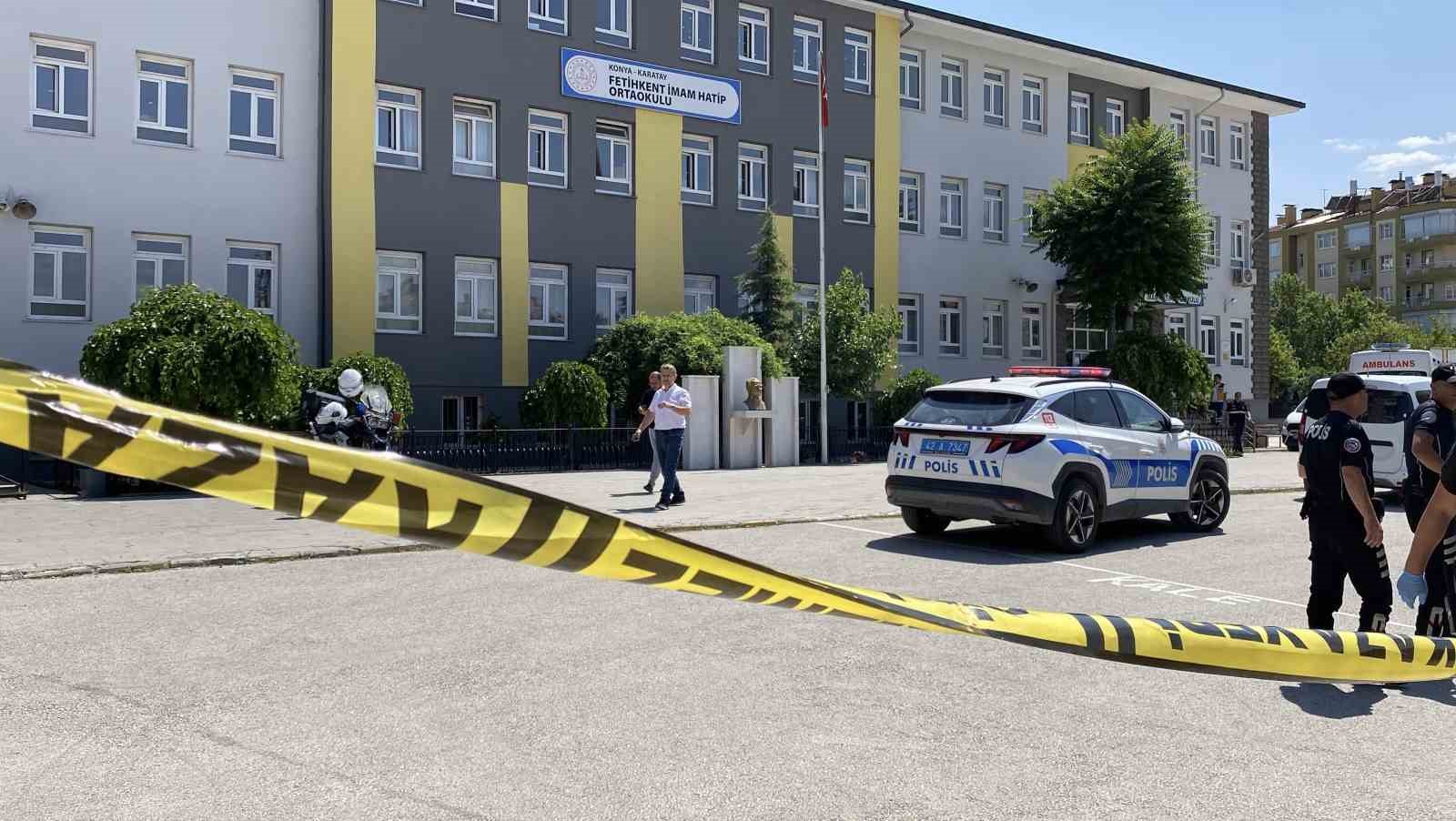 Konya’da bir öğretmen okulda uğradığı silahlı saldırıda hayatını kaybetti