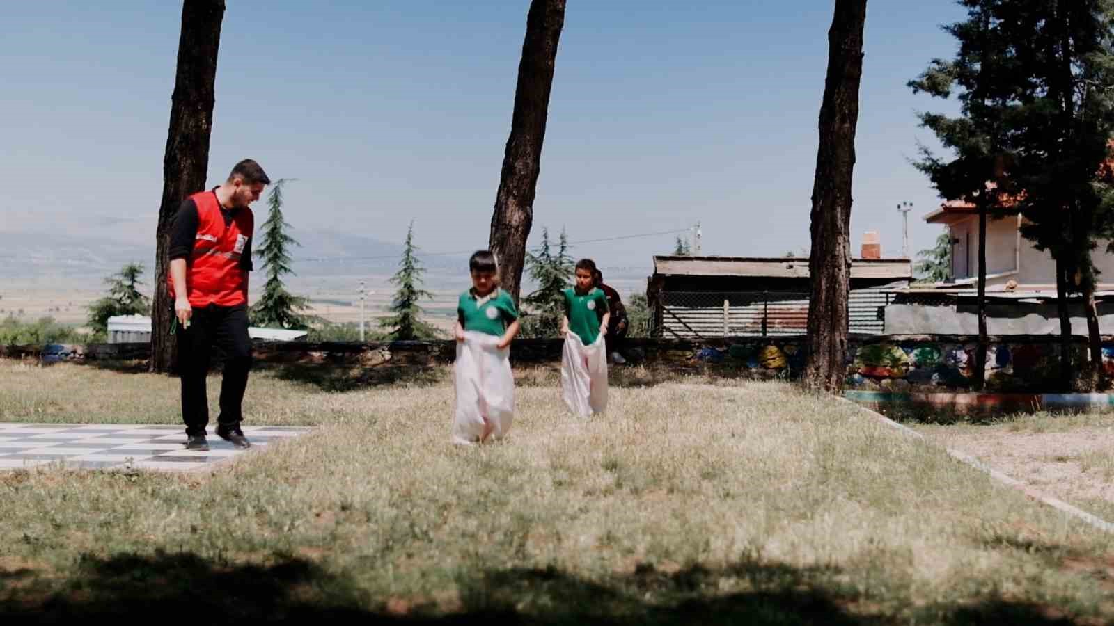 Baklan&rsquo;da &lsquo;Kalpten Kalbe Kızılay&rsquo; etkinliği hem eğitti hem de eğlendirdi
