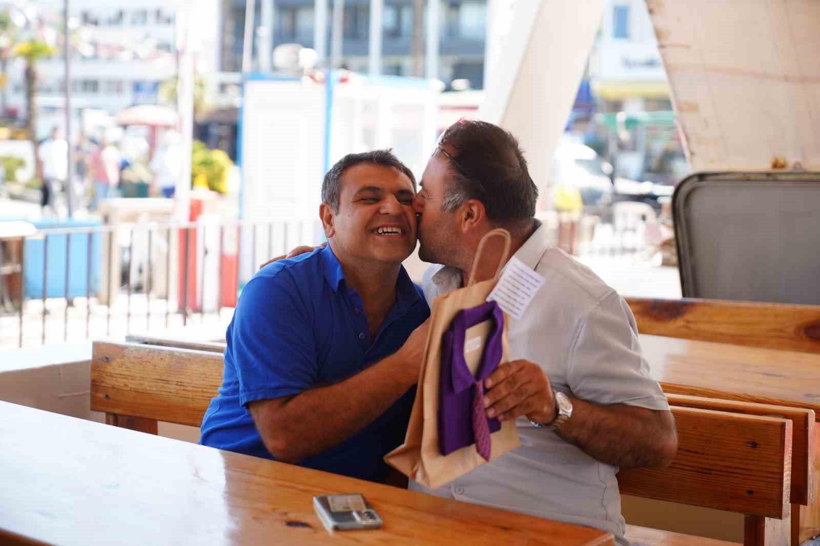 Ayvalık’ta özel çocuklardan babalarına anlamlı sürpriz