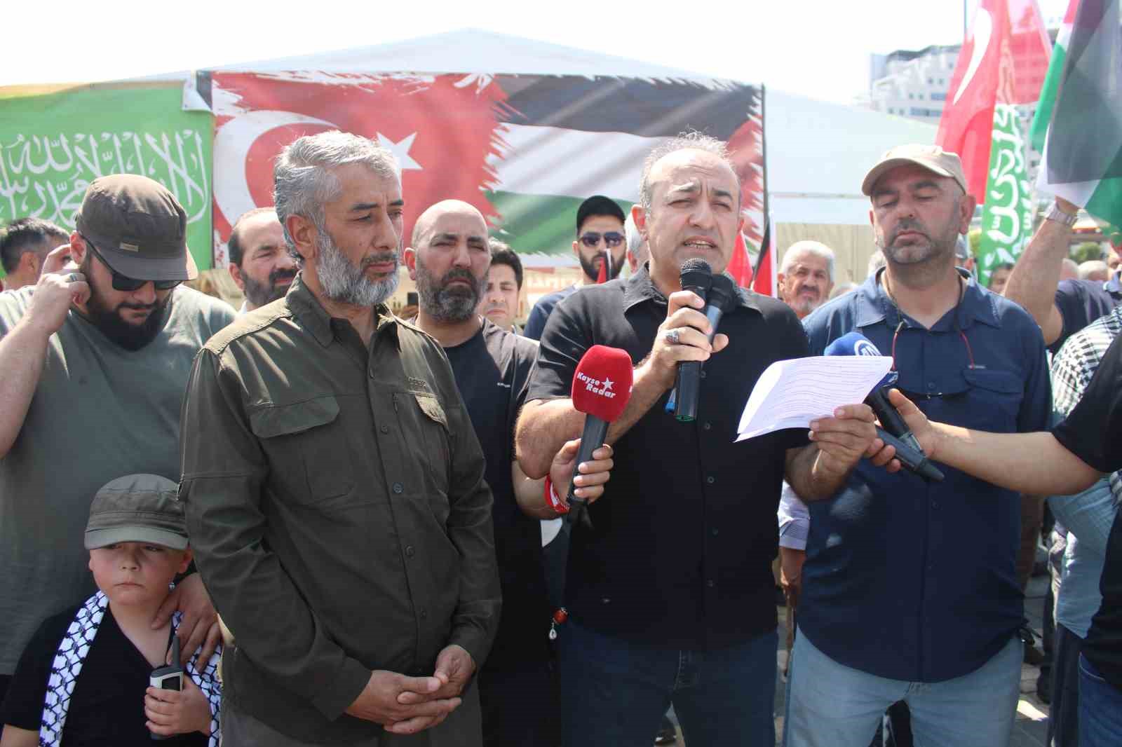 Kayseri’den 10 aktivist Mısır’a uğurlandı