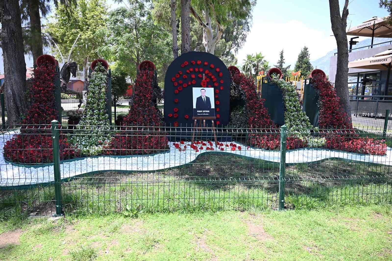 Kemer&rsquo;de Başkan Zeyrek i&ccedil;in anma alanı oluşturuldu
