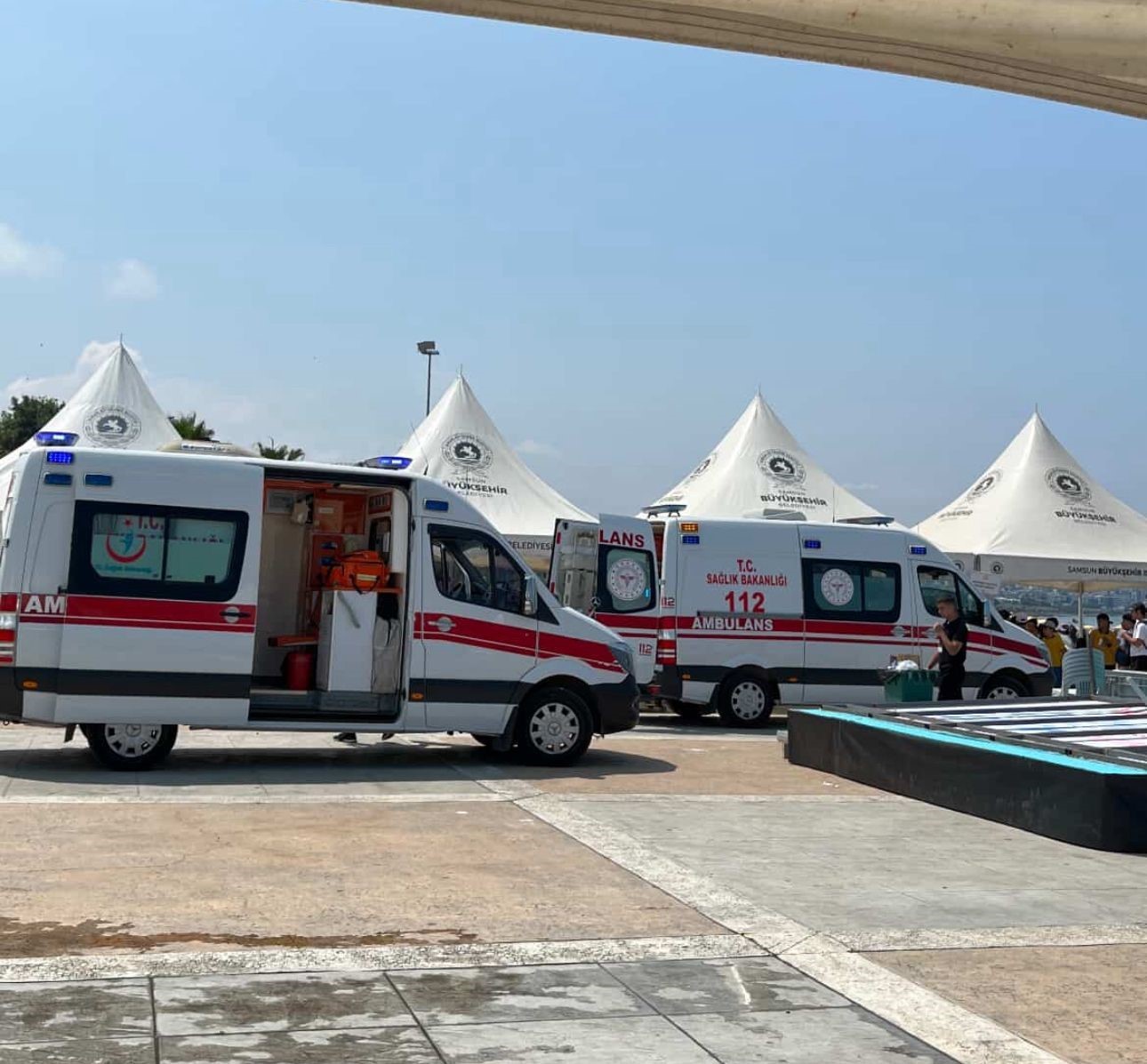 Bilim fuarında korkutan kaza: Pankart devrildi, 5 &ouml;ğrenci yaralandı
