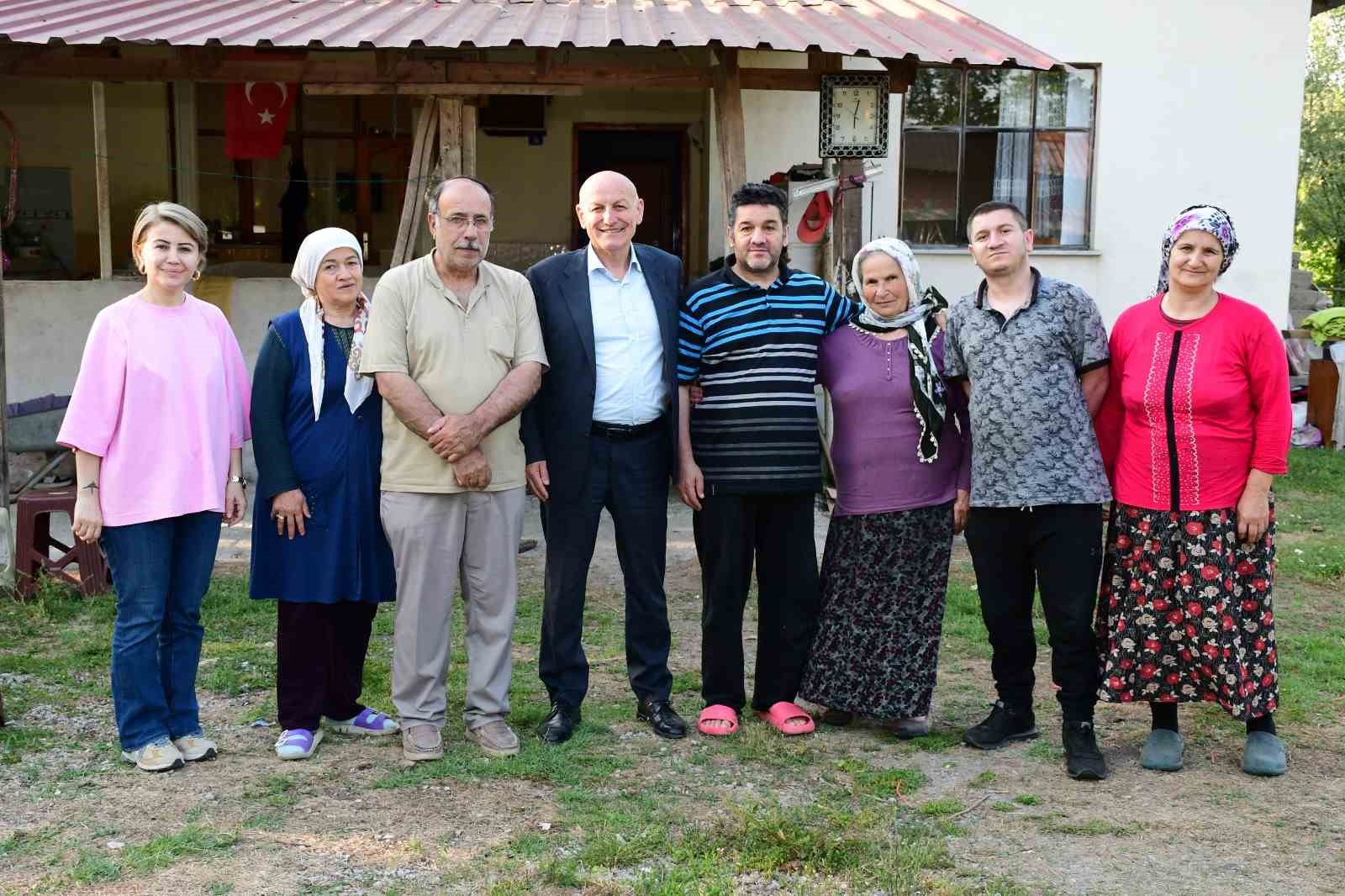 52 yaşındaki epilepsi hastası hayatında ilk kez doğum g&uuml;n&uuml;n&uuml; kutladı
