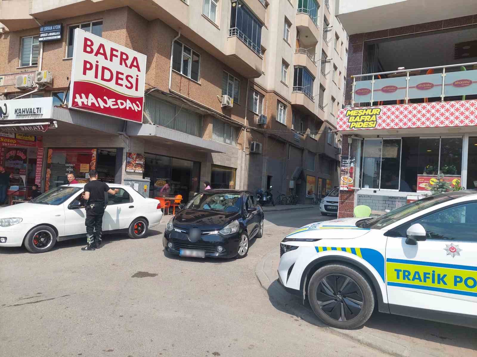 Bafra&rsquo;da kurallara uymayan s&uuml;r&uuml;c&uuml;lere ceza yağdı
