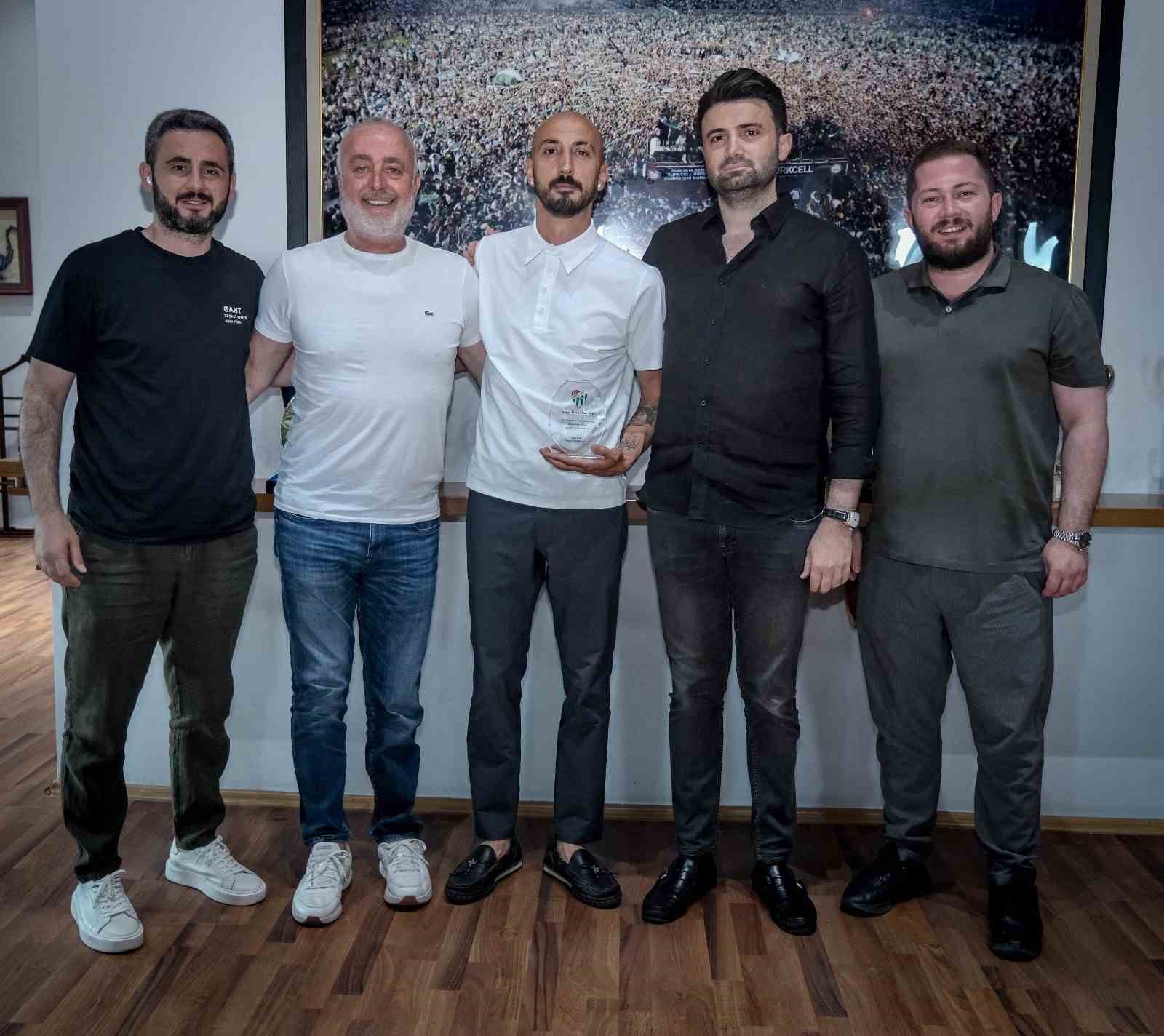 Bursaspor Ahmet İlhan Özek ile yollarını ayırdı