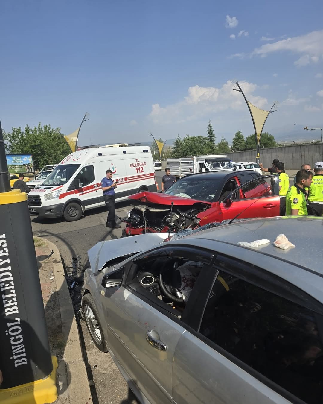 Bing&ouml;l&rsquo;de trafik kazası: 3 yaralı
