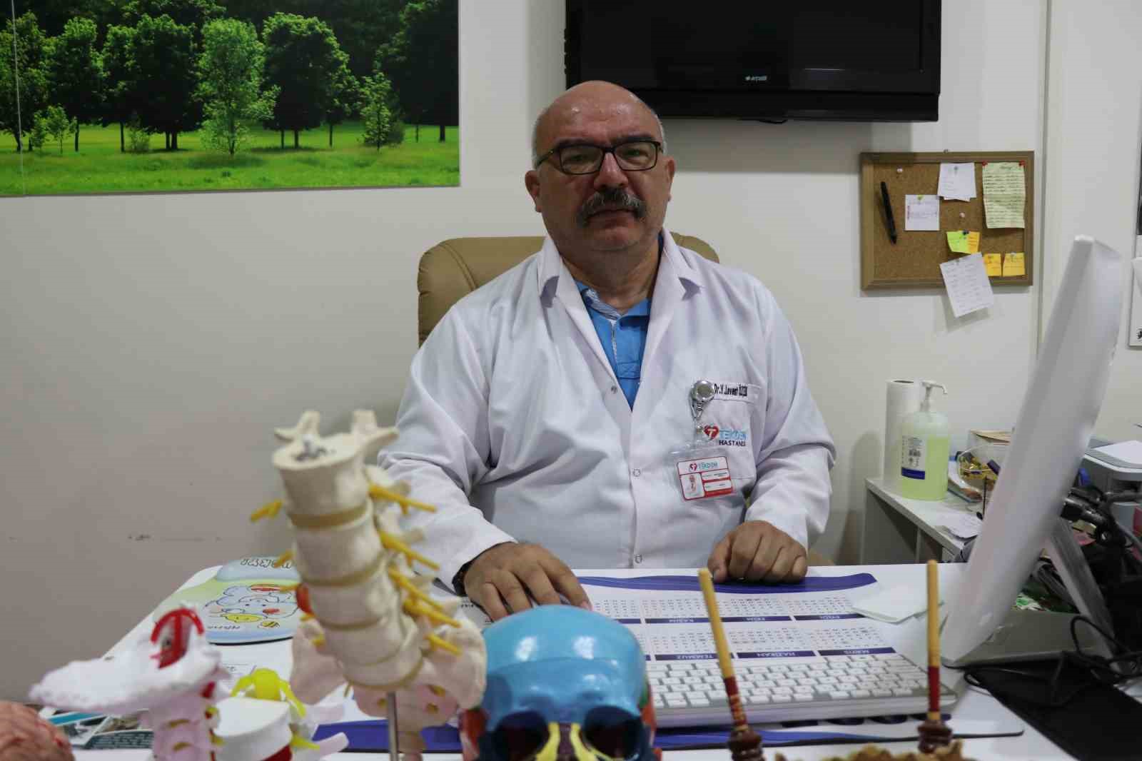 Dijital bağımlılık ilkokul çocuklarında dahi boyun fıtığı oluşturuyor
