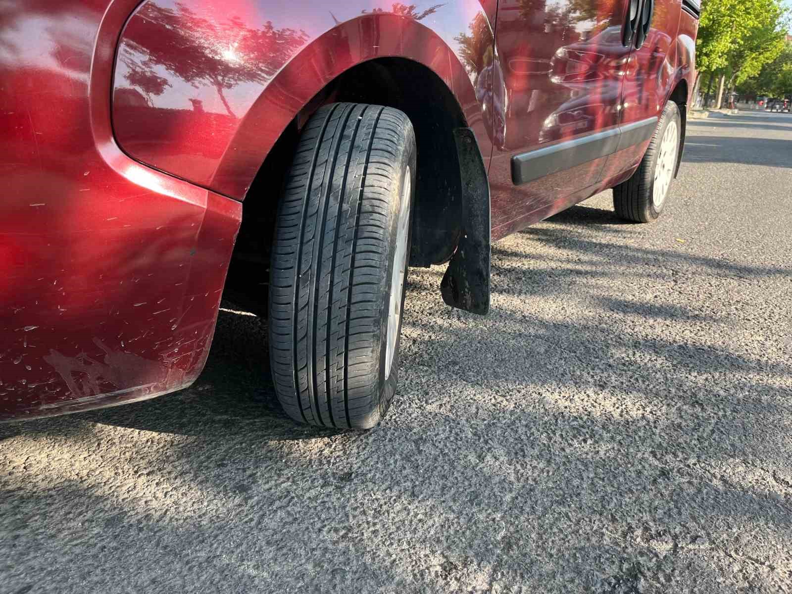 &Ccedil;orlu&rsquo;da &ccedil;ukura d&uuml;şen ara&ccedil; hasar g&ouml;rd&uuml;
