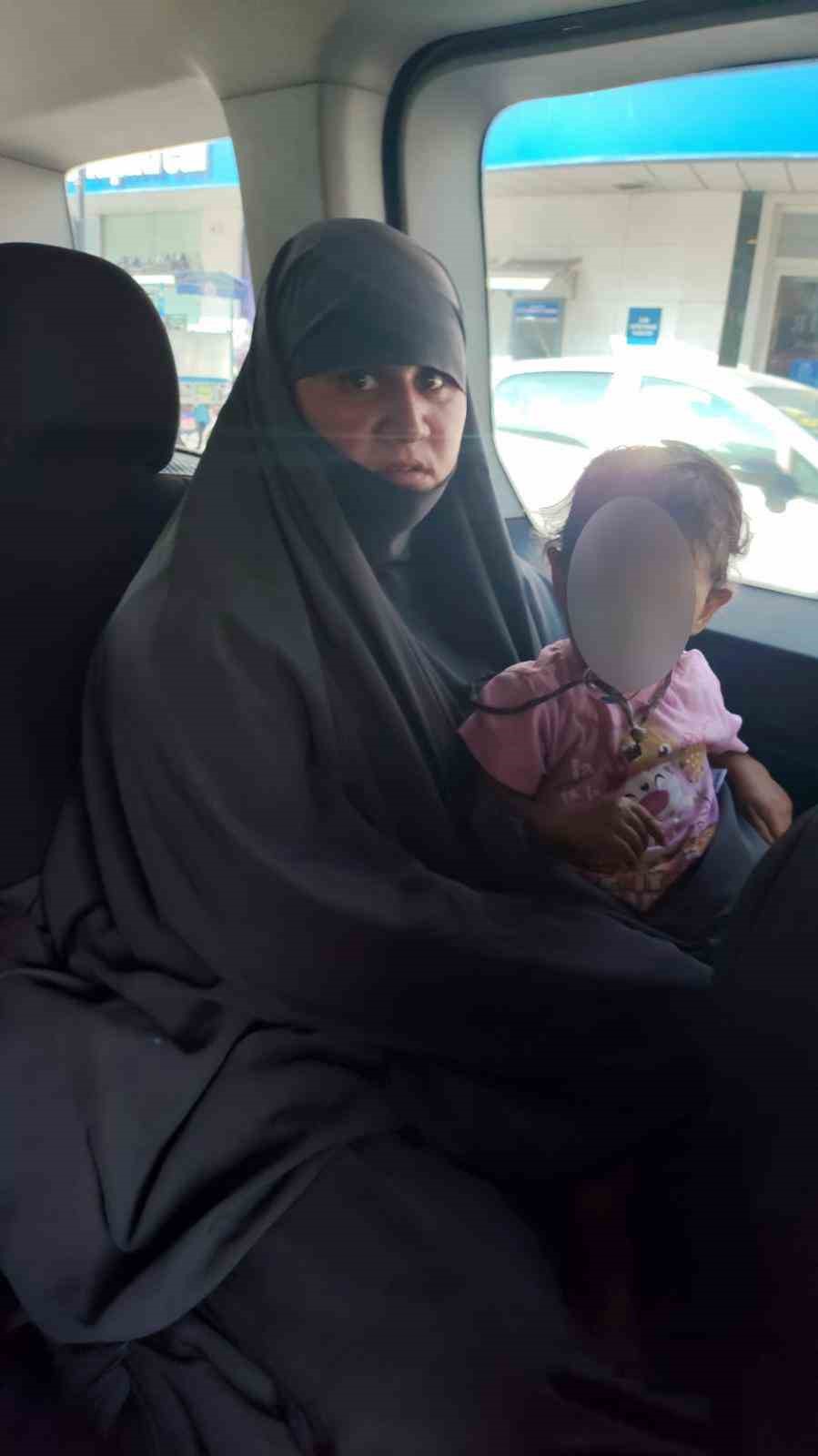 Tanınmamak i&ccedil;in &ccedil;arşafa girip hırsızlık yapan kadın tutuklandı
