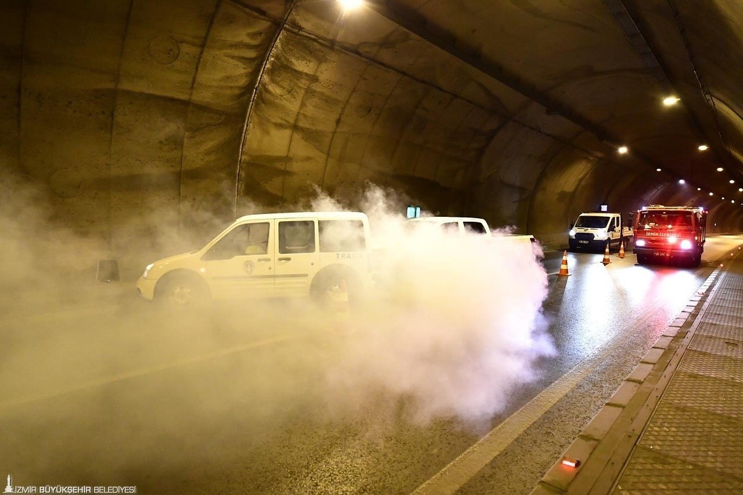 Konak Tüneli’nde gerçeği aratmayan yangın tatbikatı