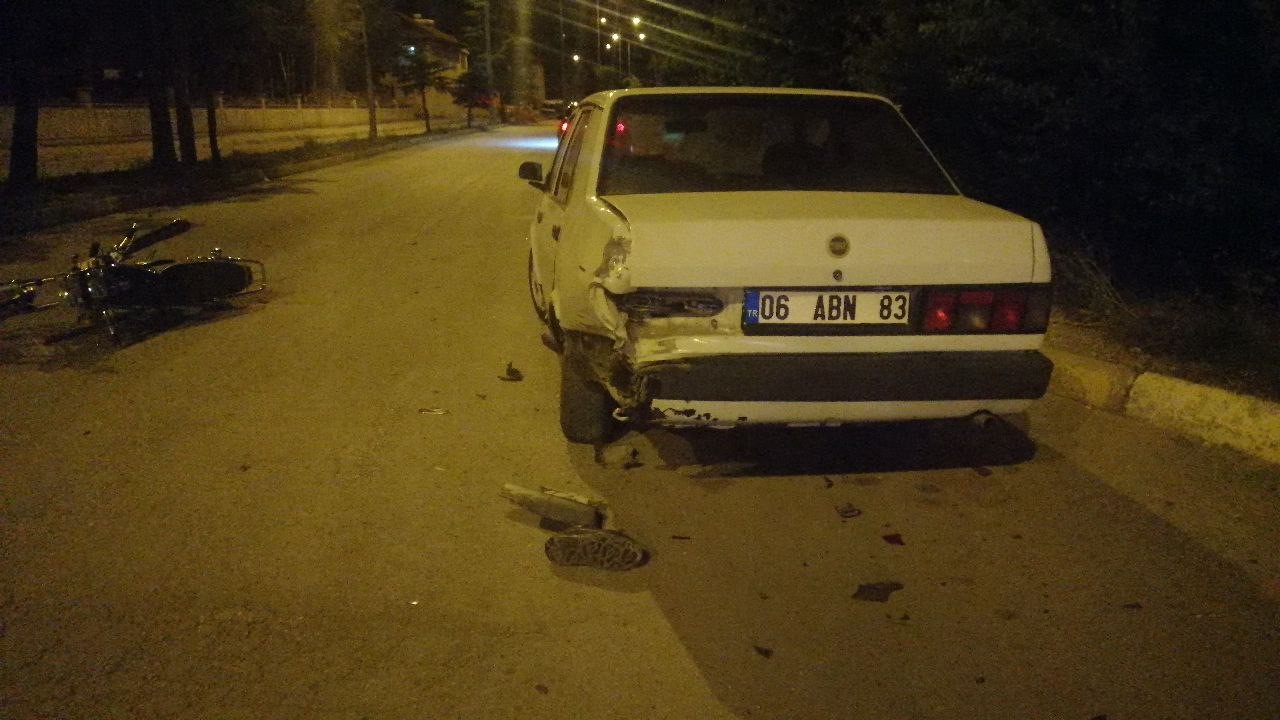 Yalvaç’ta park halindeki araca çarpan 17 yaşındaki motosiklet sürücüsü ağır yaralandı
