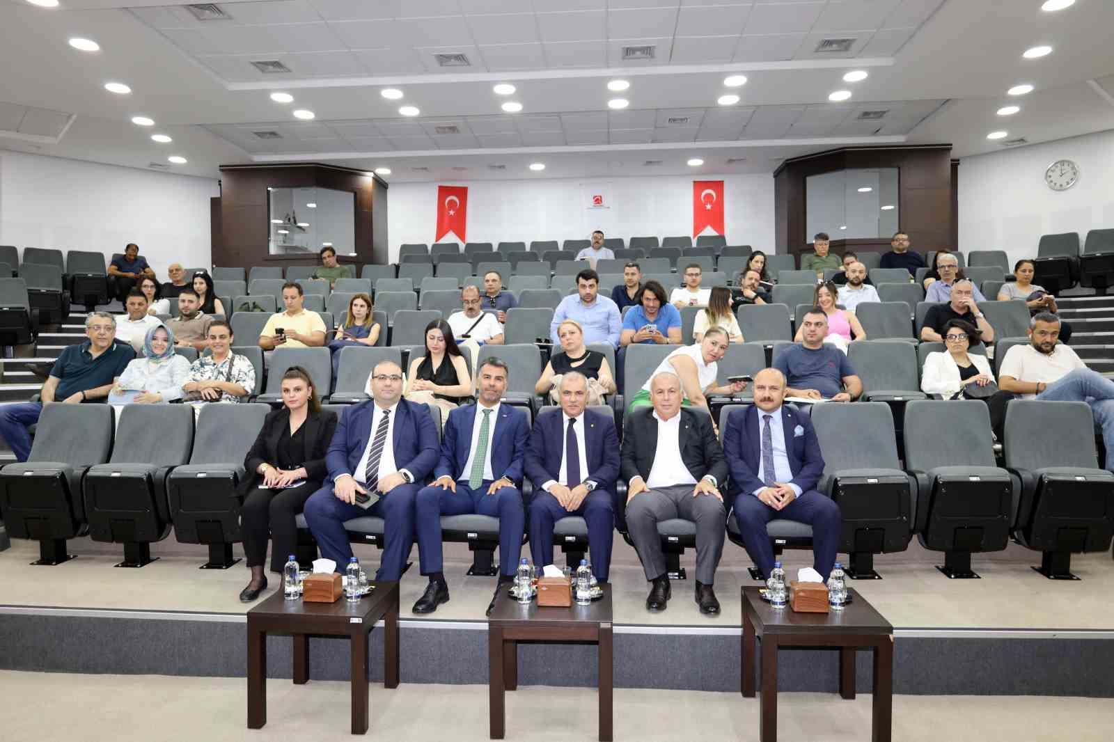 ADASO Meclis Başkanı Uçurum: "İhracat Türkiye’nin en önemli çıkış kapısıdır"