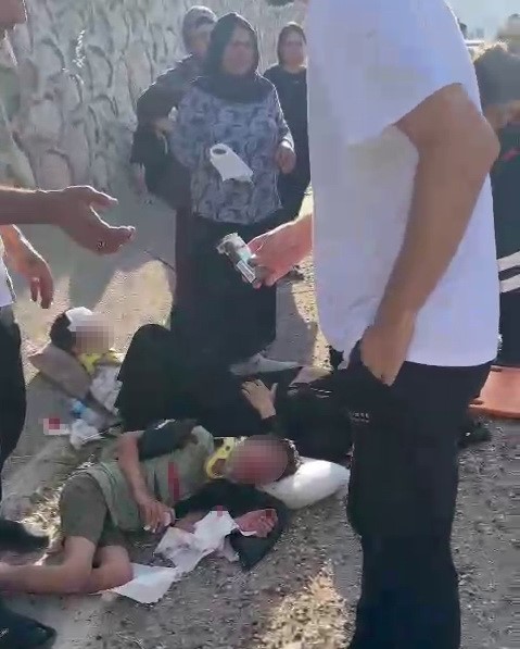 Otomobil ile kamyonet çarpıştı: 1 ölü, 4 yaralı
