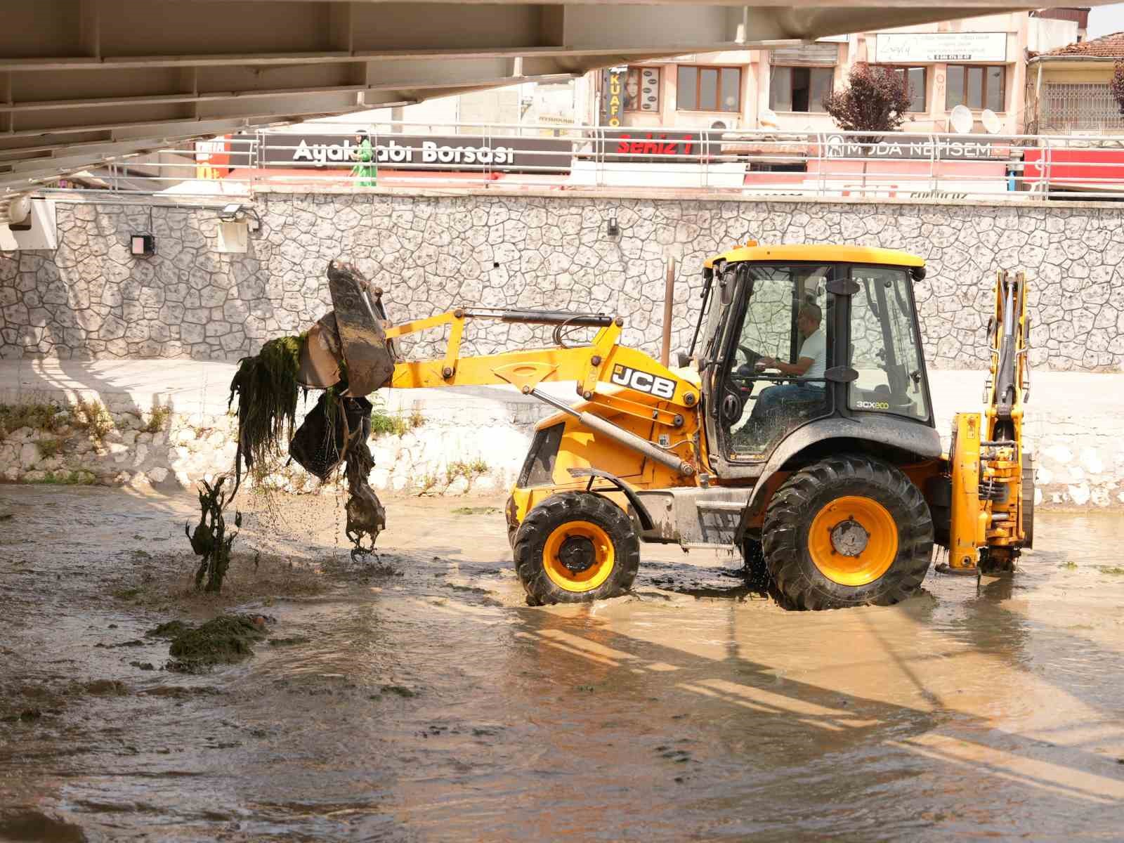 Asar deresinden koku ve yosun oluşumunun önüne geçilecek