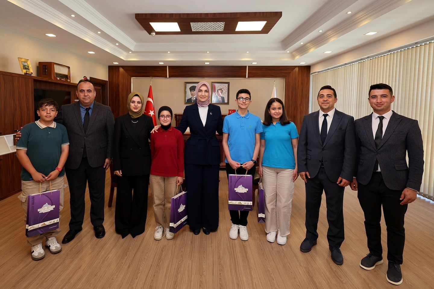 Öğrenciler Vali Yiğitbaşı’na "Lavanta"yı sordu