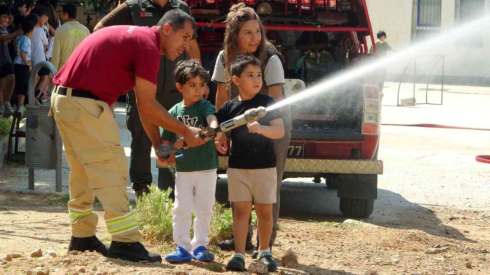 Muğla’da öğrencilere orman yangınları konusunda eş zamanlı farkındalık eğitimi verildi