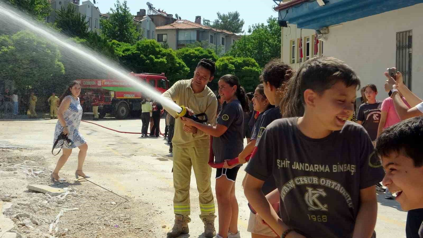 Muğla’da öğrencilere orman yangınları konusunda eş zamanlı farkındalık eğitimi verildi