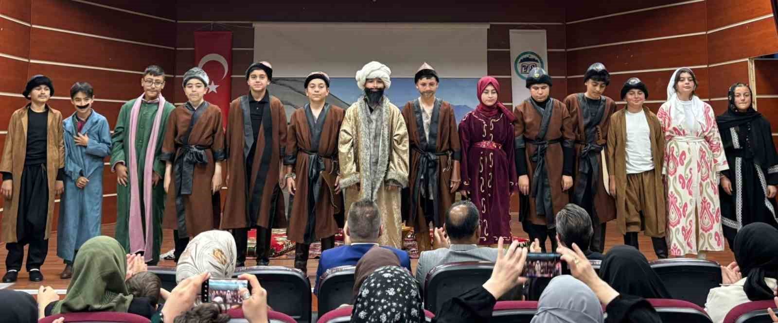 Bayburt’ta öğrenciler Dede Korkut’un hikayelerini canlandırmaya devam ediyor