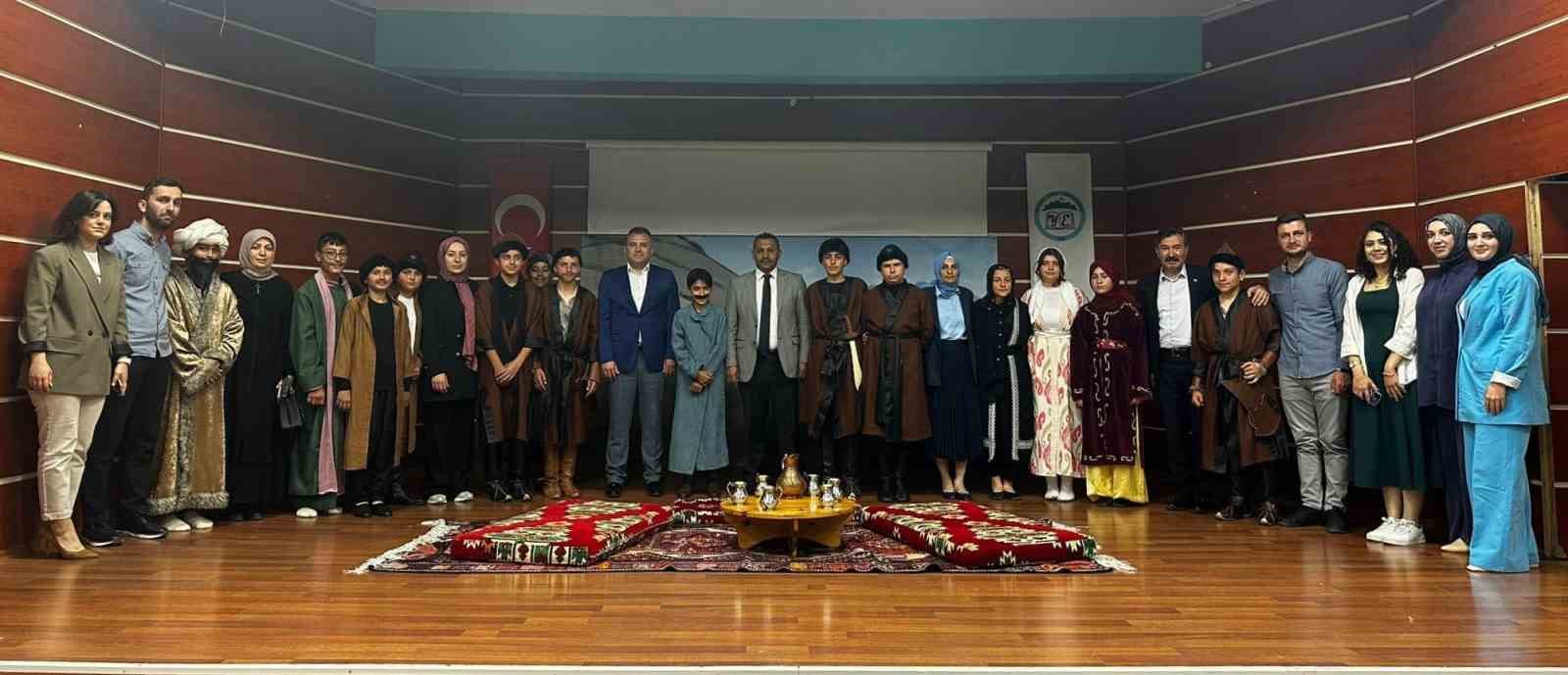Bayburt’ta öğrenciler Dede Korkut’un hikayelerini canlandırmaya devam ediyor
