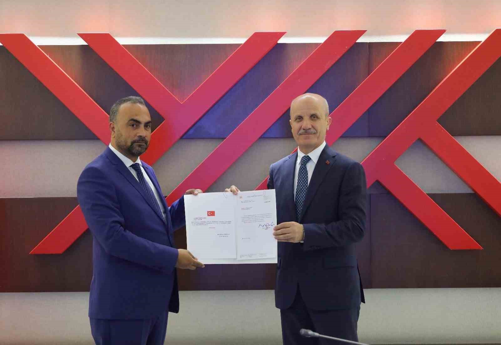 BARÜ Rektörü Prof. Dr. Ahmet Akkaya mazbatasını aldı