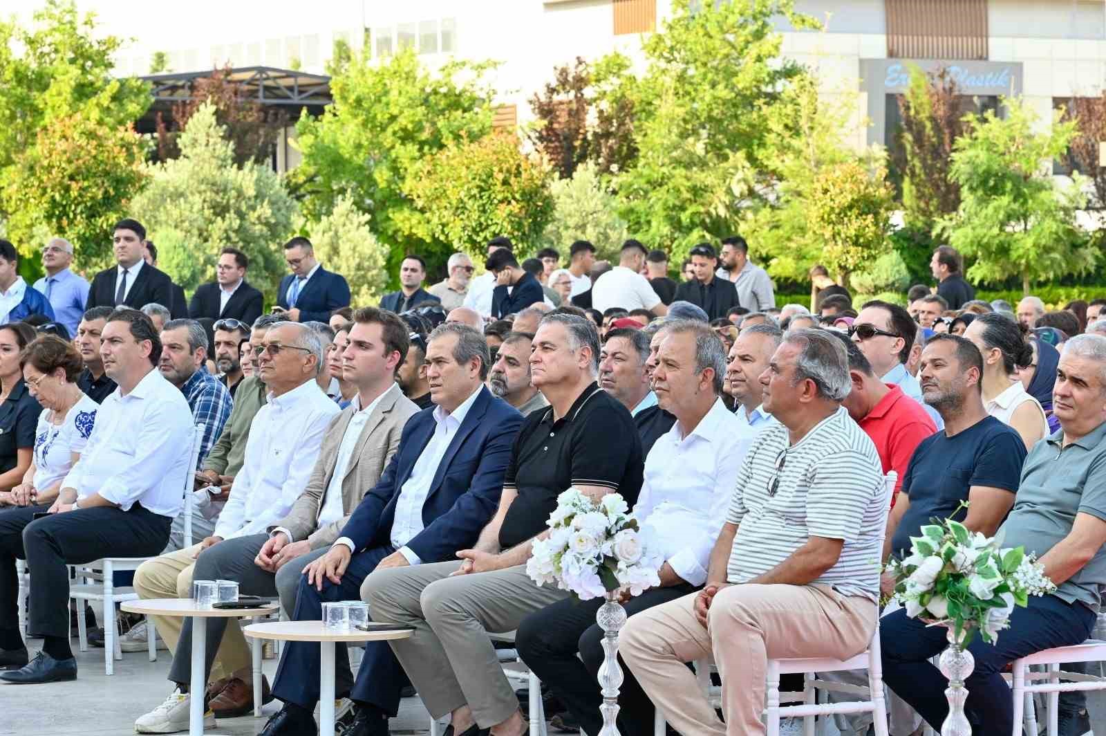 Ali Bahar AOSB Teknik Koleji&rsquo;nde ilk mezuniyet coşkusu: 254 &ouml;ğrenci kep attı
