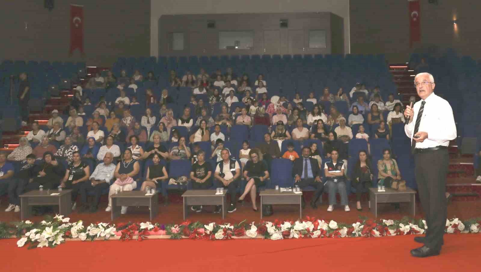 Mersin’de çocuk işçiliğine karşı farkındalık semineri