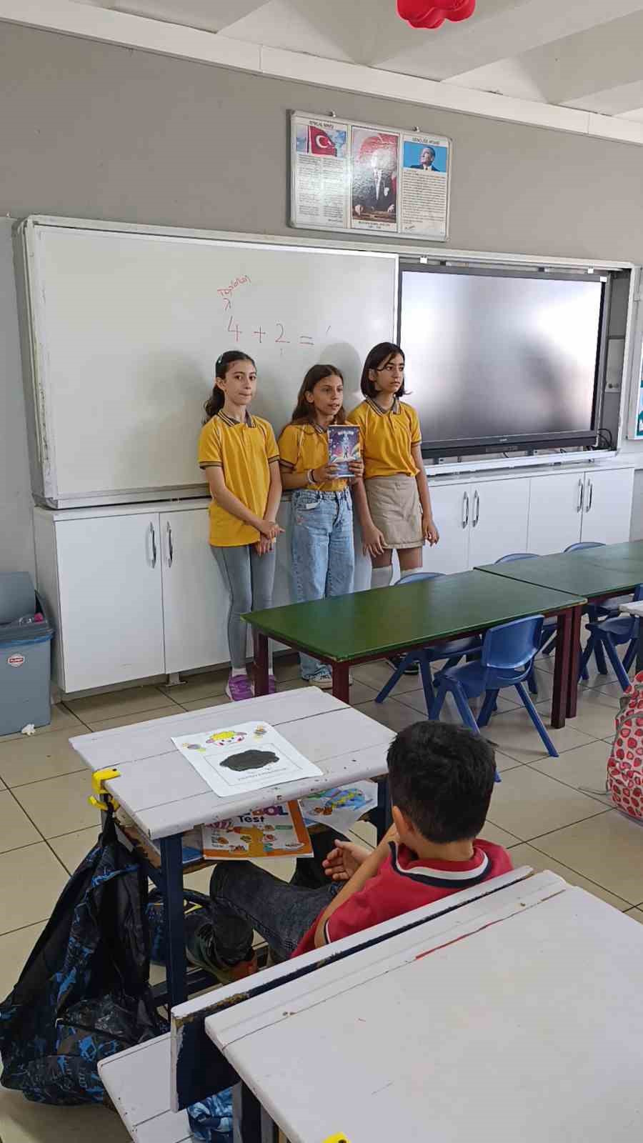 Sinop&rsquo;ta ilkokul &ouml;ğrencilerinin uzay yolculuğu: Hikayelerini kitaplaştırıp sunum yaptılar
