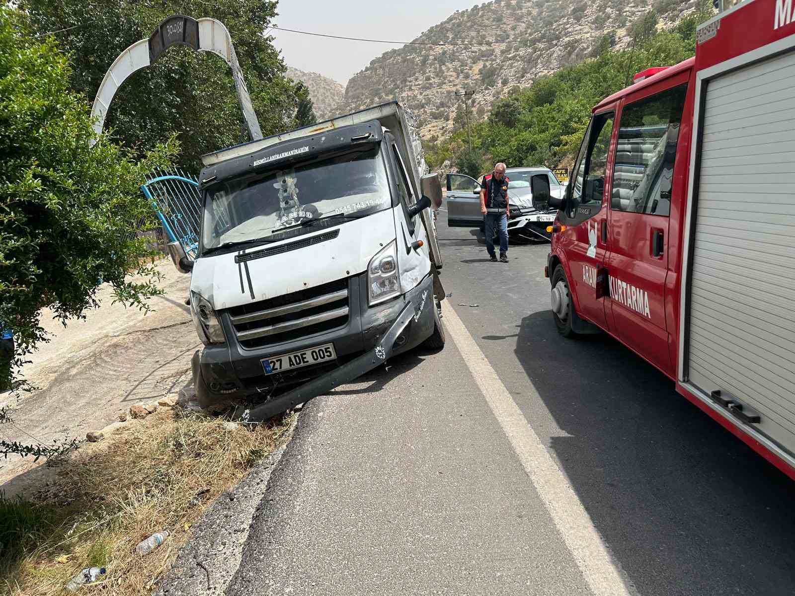 Mardin’de SUV ile kamyonet çarpıştı: 6 yaralı
