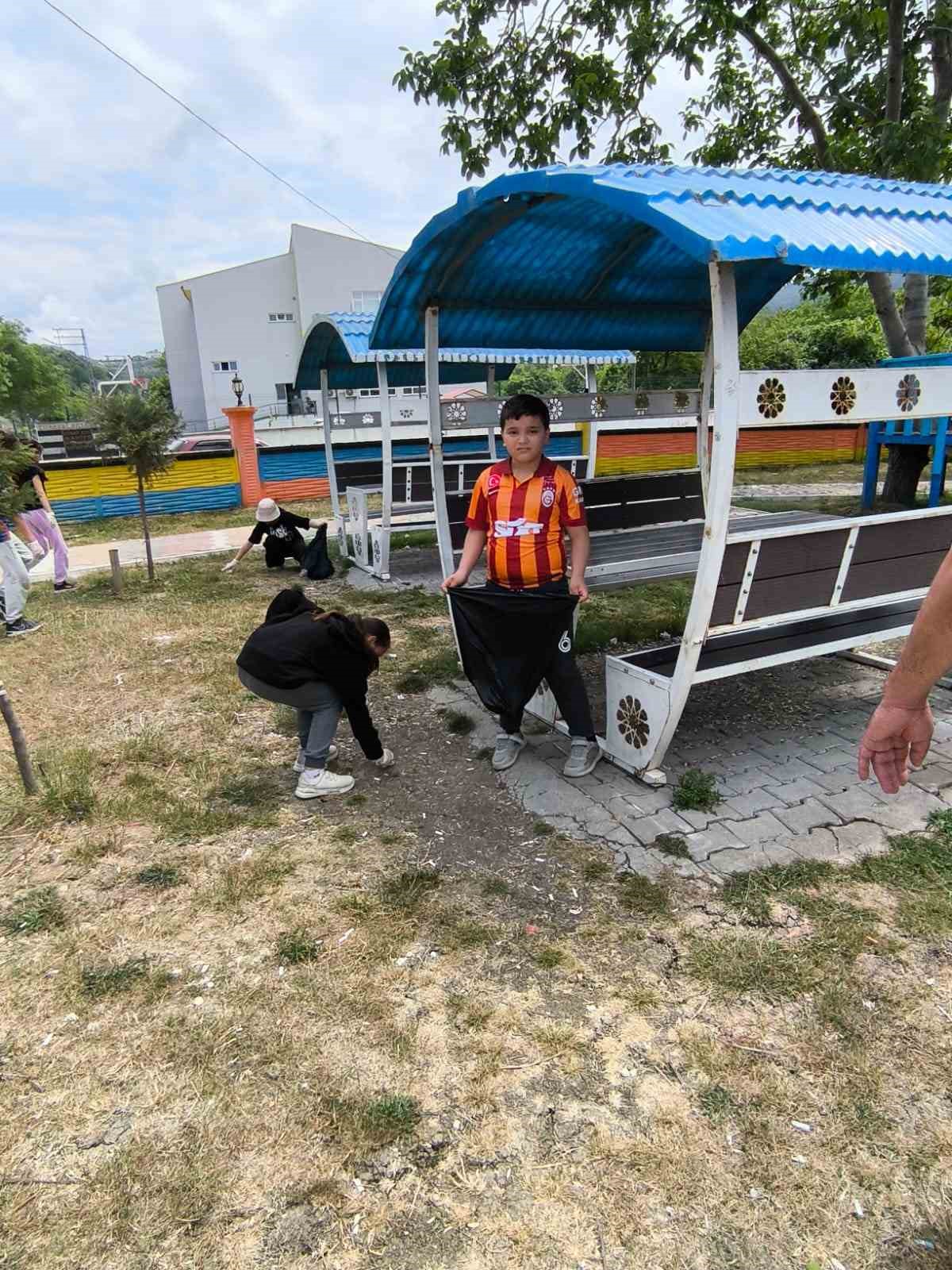 İlkokuldan çevre bilinci etkinliği
