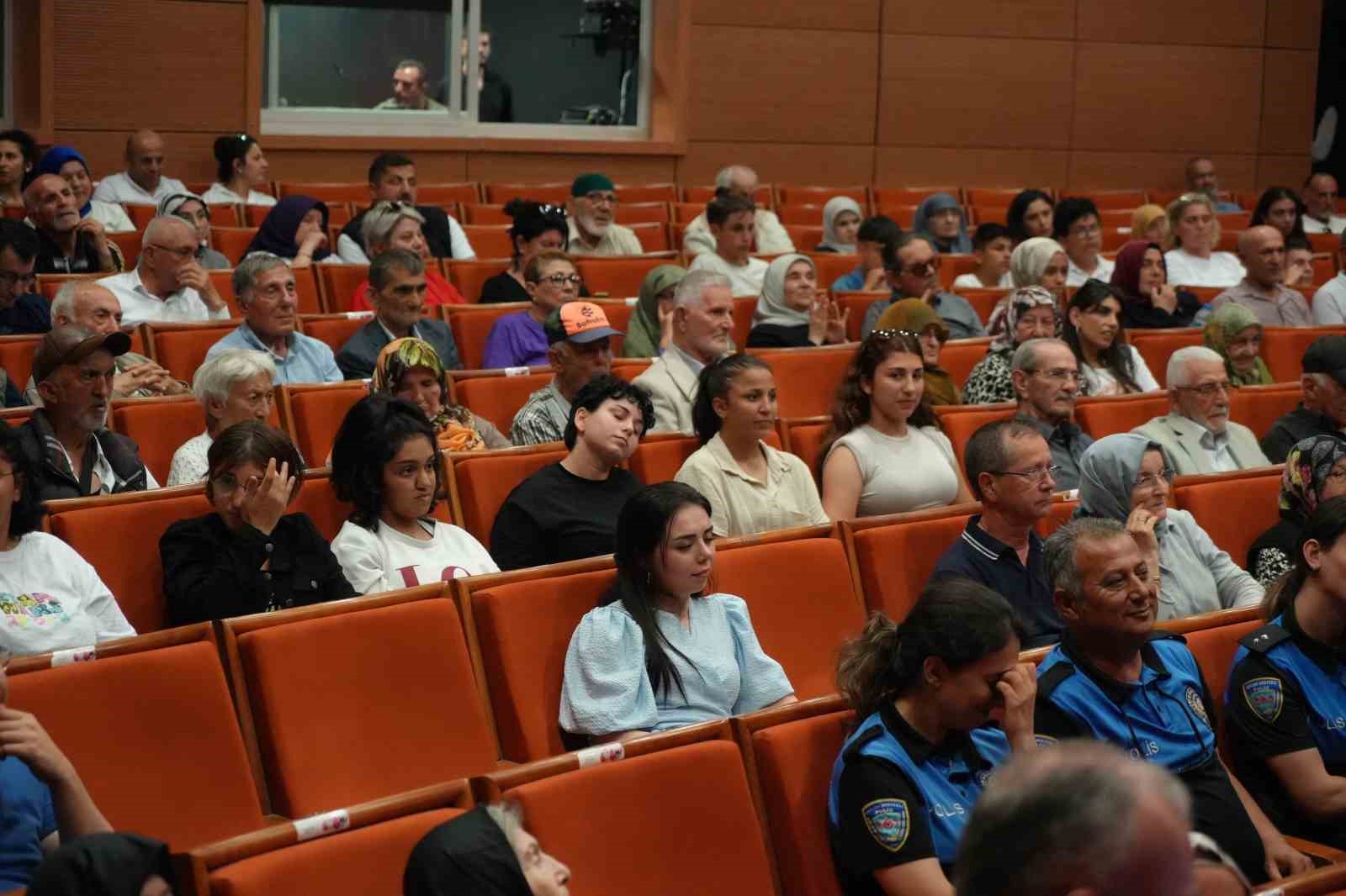 13 huzurevi sakininin hayalindeki mesleği yaptığı proje sona erdi
