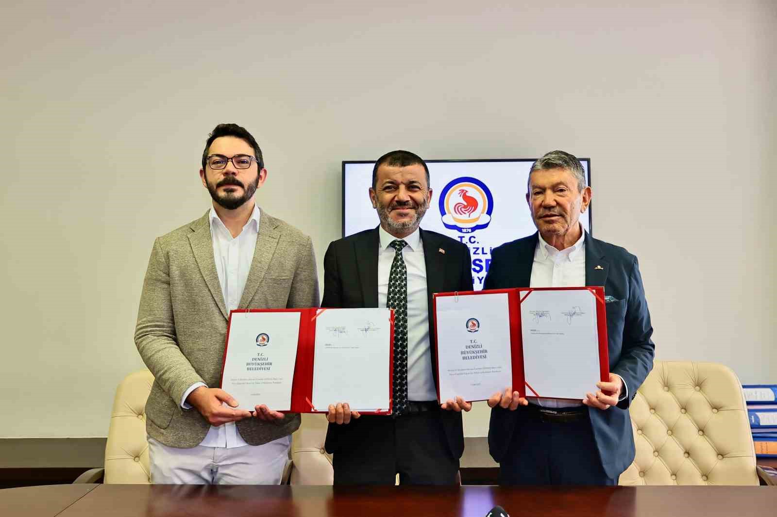 İş adamı Derya Baltalı, Menderes Bulvarı’na modern bir yaya üst geçidi için çalışmalara başladı