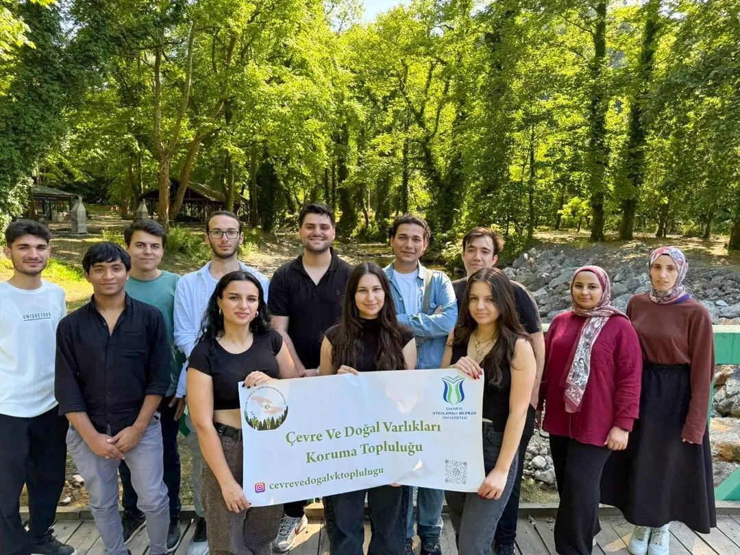 Çevre bilinci için doğa yürüyüşü düzenlediler