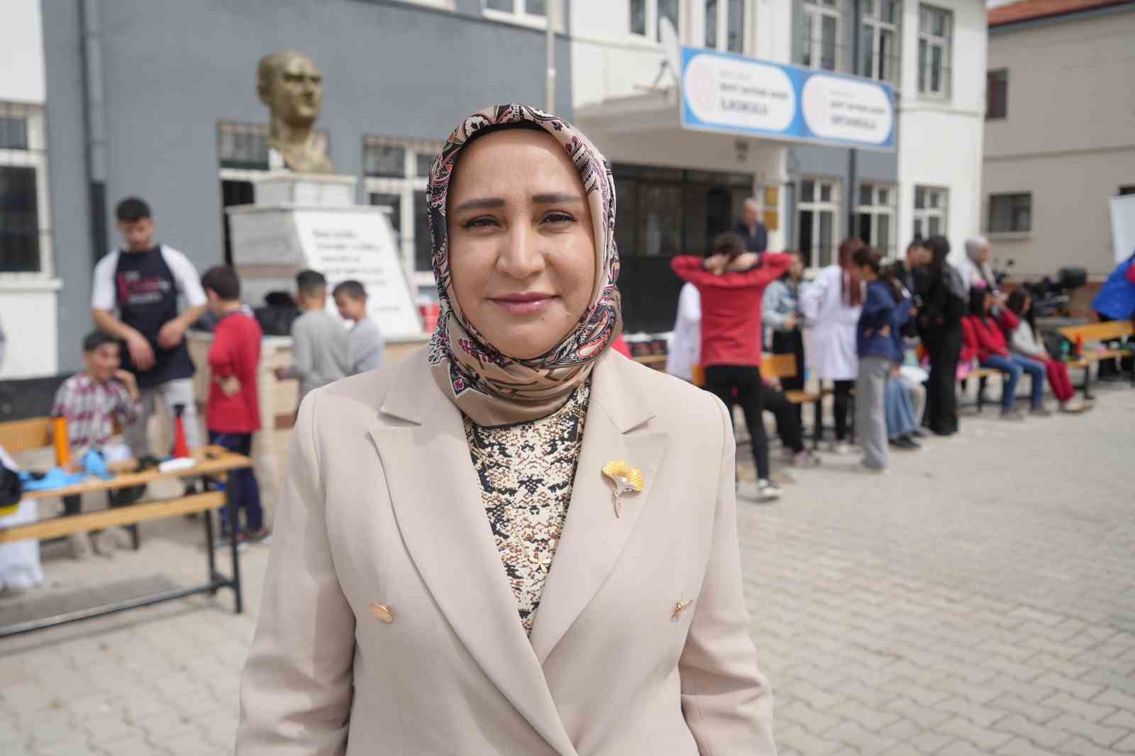 &rsquo;Dijitalden Uzaklaş&rsquo; sloganı ile &ccedil;ocuklar geleneksel oyunlarla eğlendi
