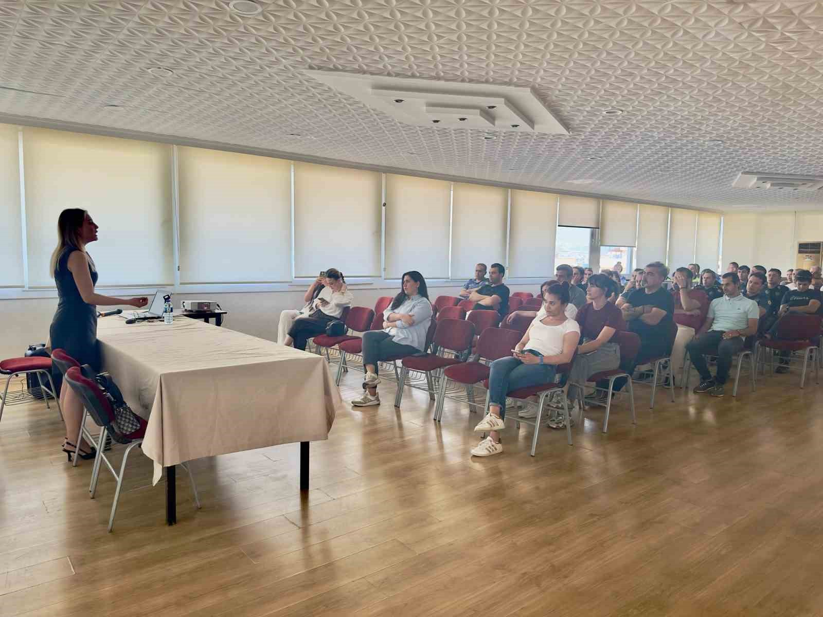 İskenderun’da emniyet personeline özel sınav semineri