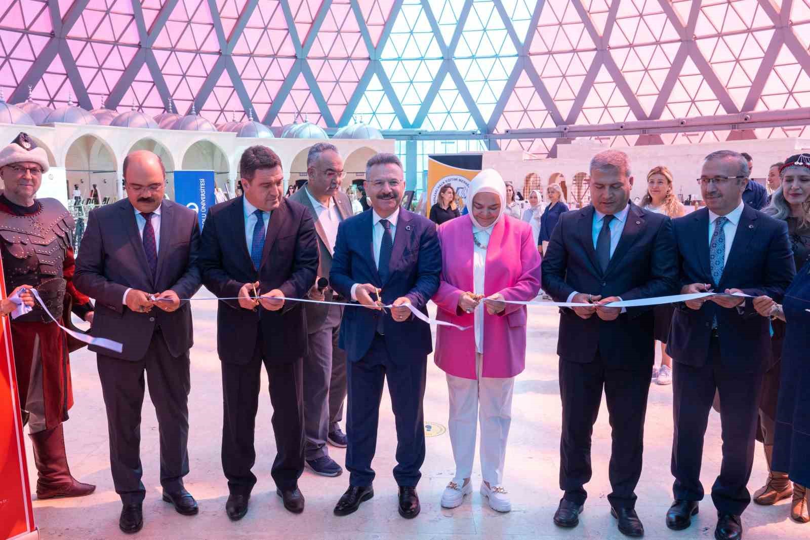 ’Hayat Boyu Öğrenme Yıl Sonu Sergisi’nin açılış töreni yapıldı