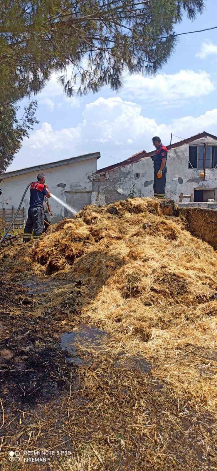 Burdur&rsquo;da 1 ton saman balyası yandı
