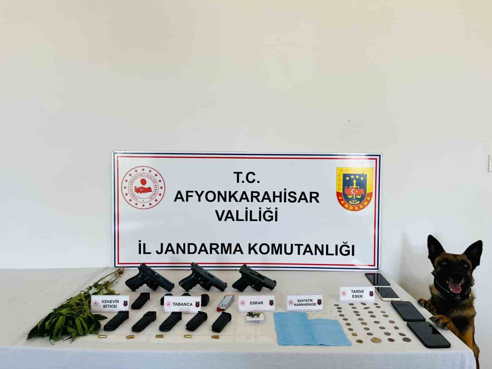 Uyuşturucu operasyonunda 2’si çocuk 4 kişi gözaltına alındı