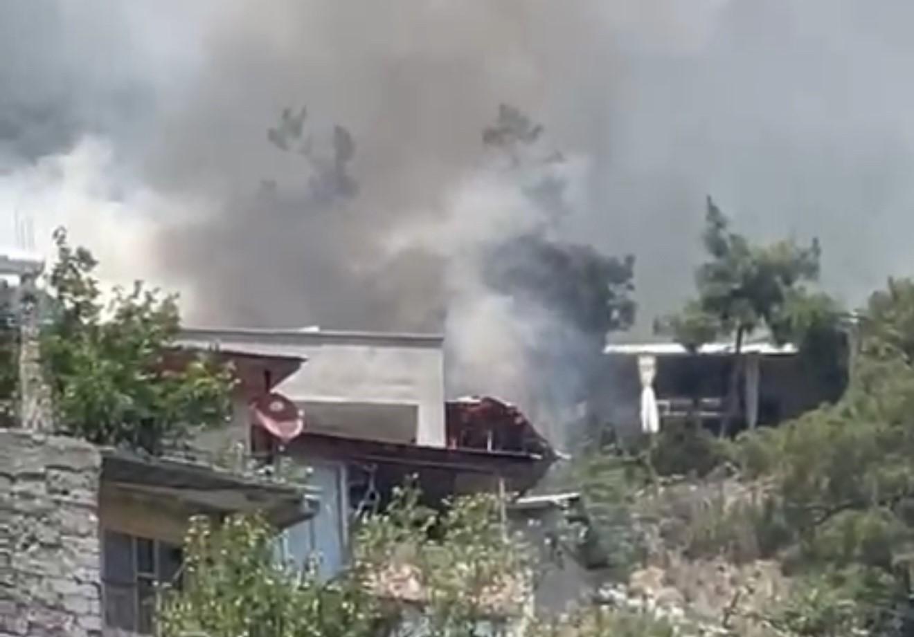 Adana Feke’de ev yangını: Orman ve itfaiye ekipleri söndürdü