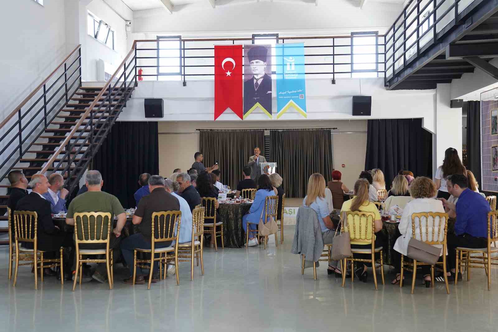 Başkan Ata&ccedil; muhtarlarla buluştu
