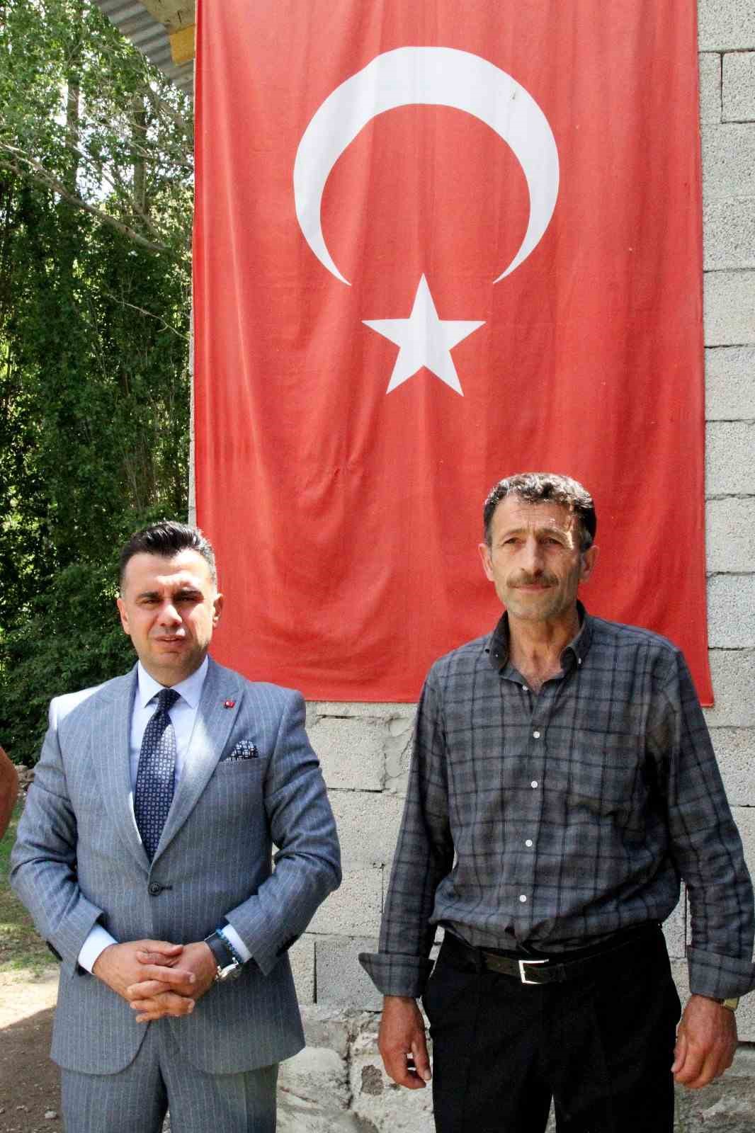 Şehit babalarına ve gazilere Babalar G&uuml;n&uuml; vefası
