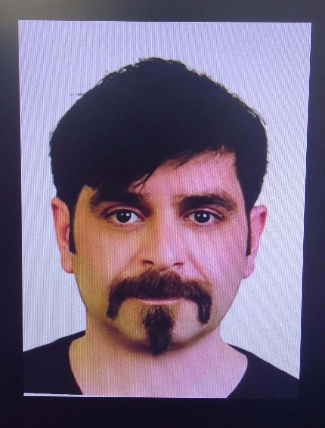 Sultangazi&rsquo;de kahvehanede silahını g&ouml;sterdi, kalbinden vuruldu: 2 ş&uuml;pheli yakalandı
