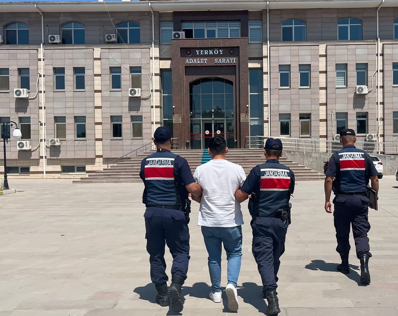 Yerköy’de aranan şahıs yakalandı