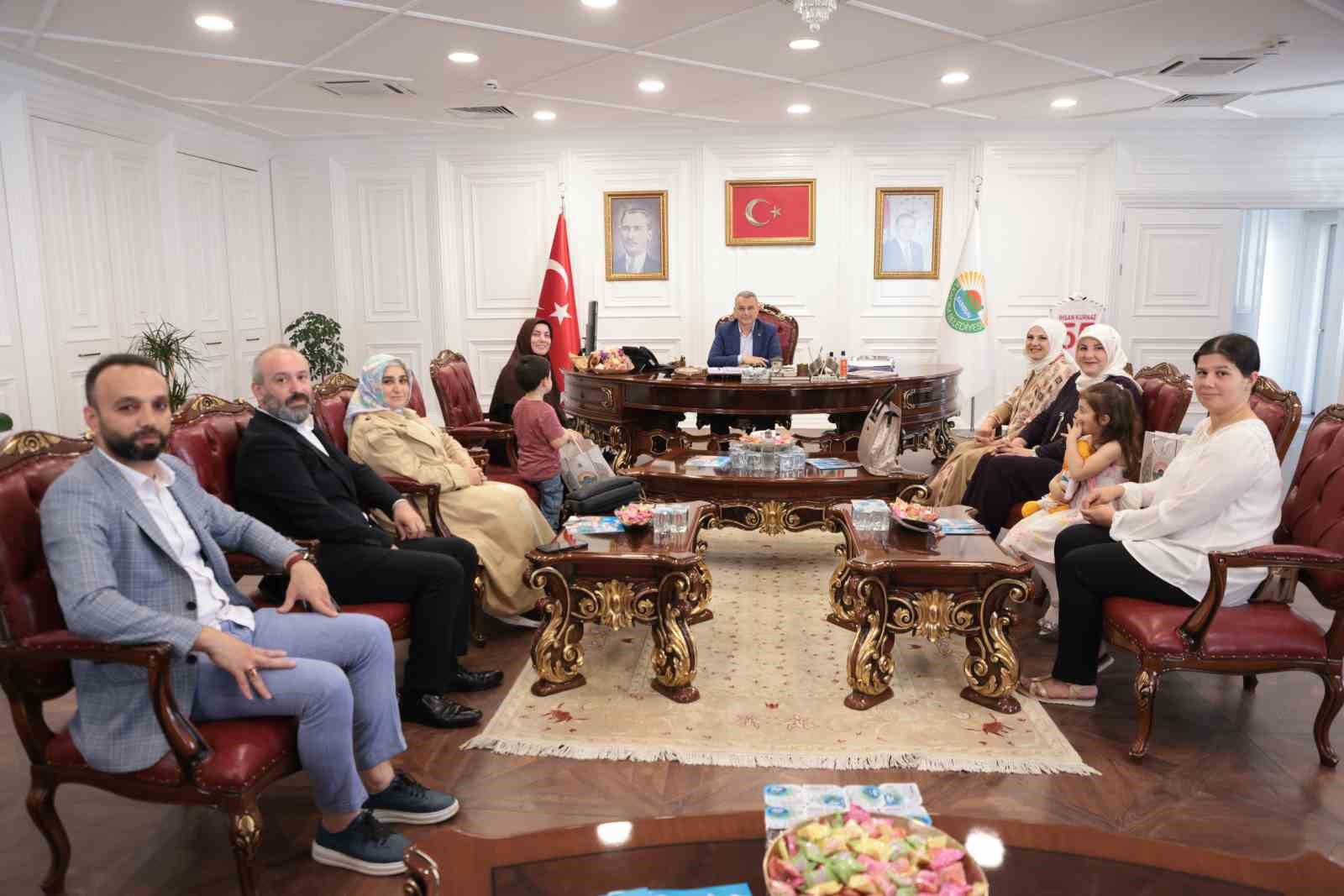 İlkadım&rsquo;ın kadın girişimcileri belgelerini aldı
