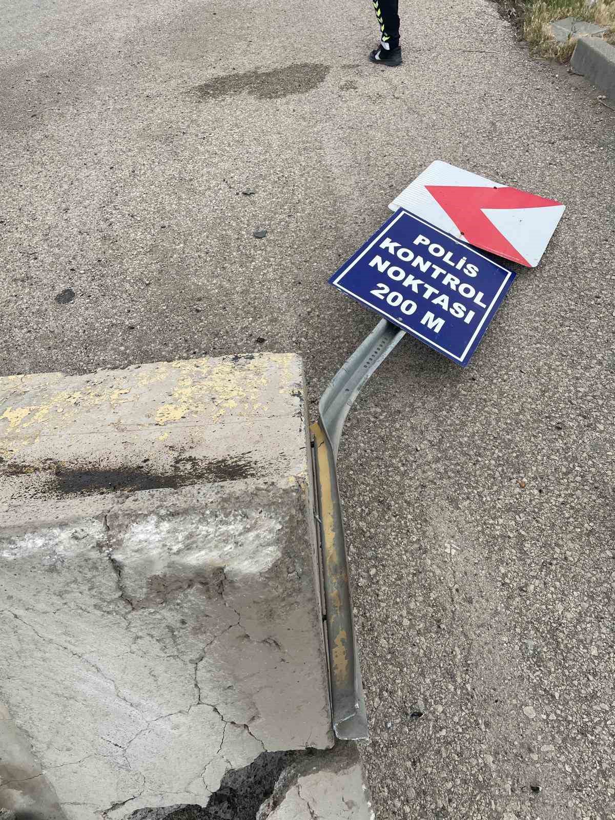 Doğubayazıt&rsquo;ta trafik kazası 3 kişi hafif yaralandı
