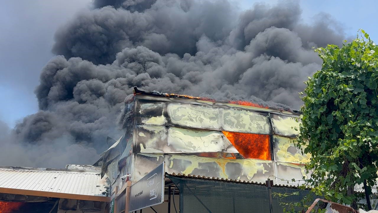 Fide üretim merkezi alev alev yandı çalışanlar gözyaşlarına boğuldu