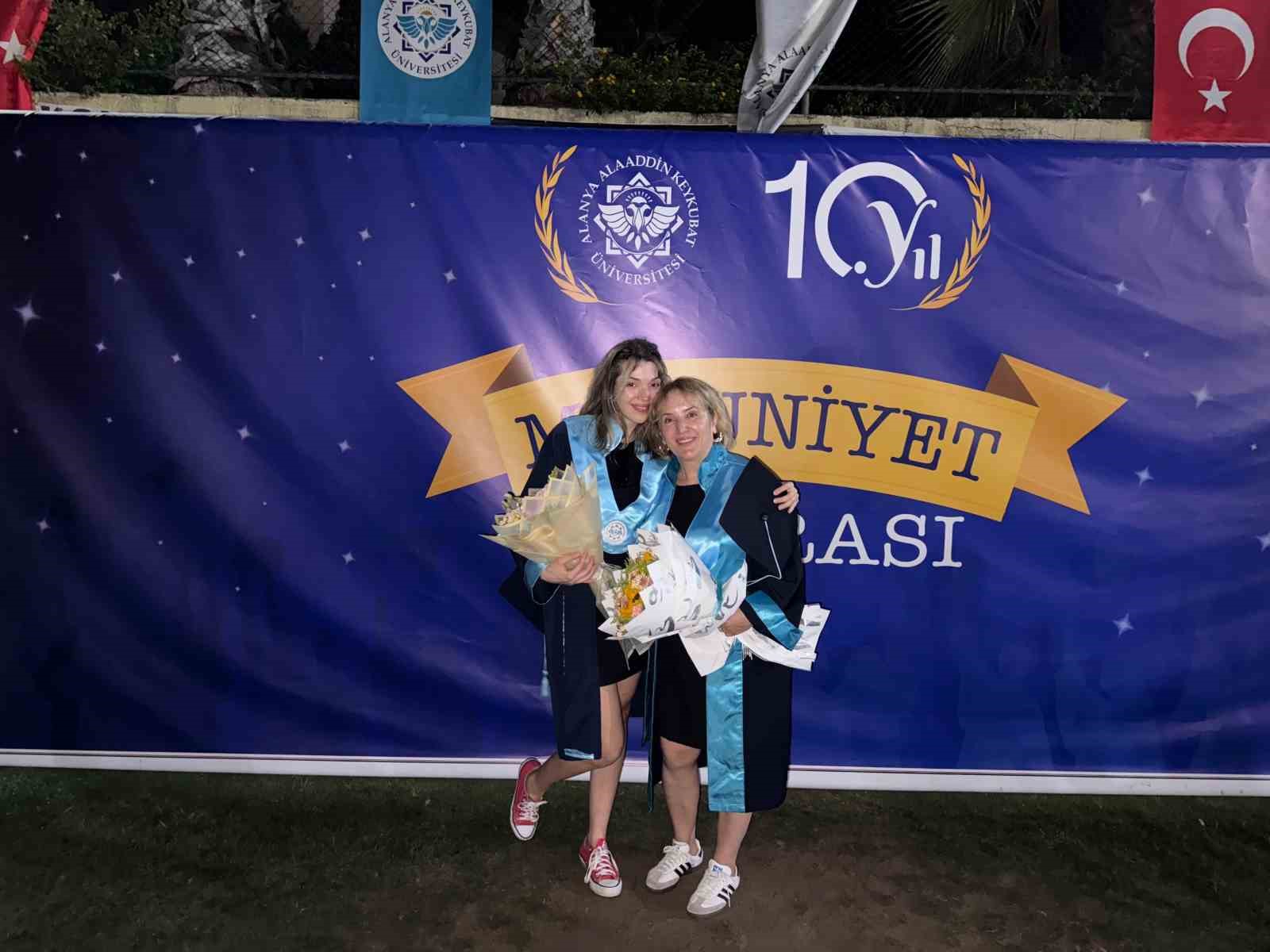 ALKÜ’de Mezuniyet Töreni duygu dolu anlara sahne oldu