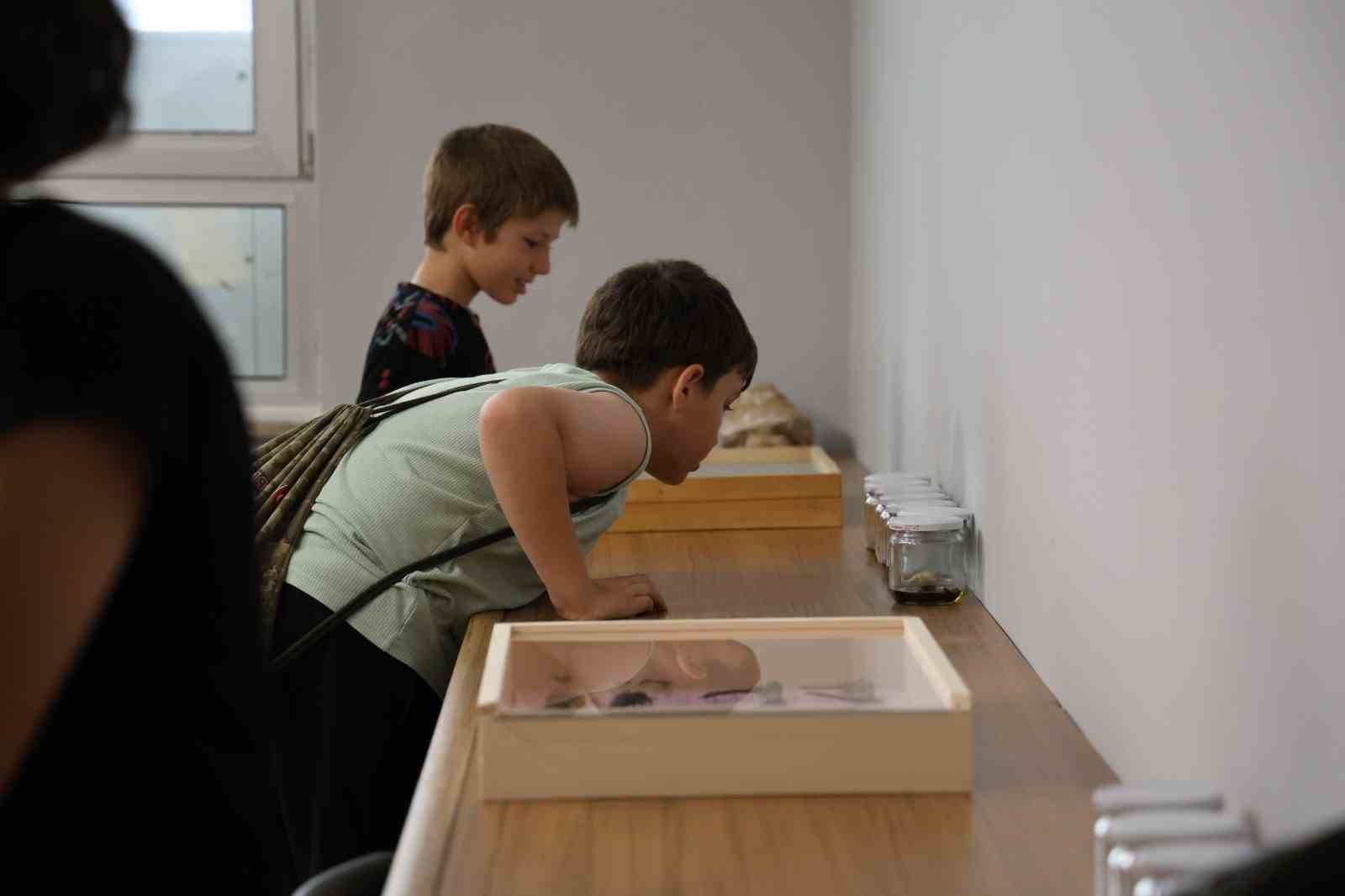 B&uuml;y&uuml;k bir ilgiyle b&ouml;ceklerin d&uuml;nyasını tanıdılar
