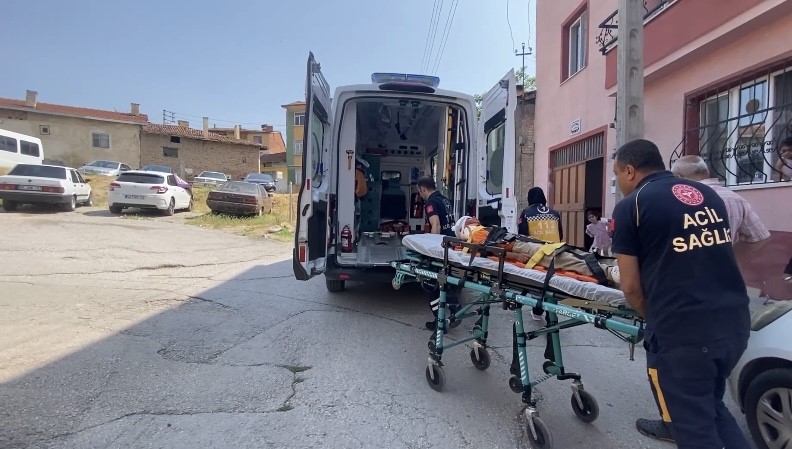 Merdivenden düşen çocuk yaralandı